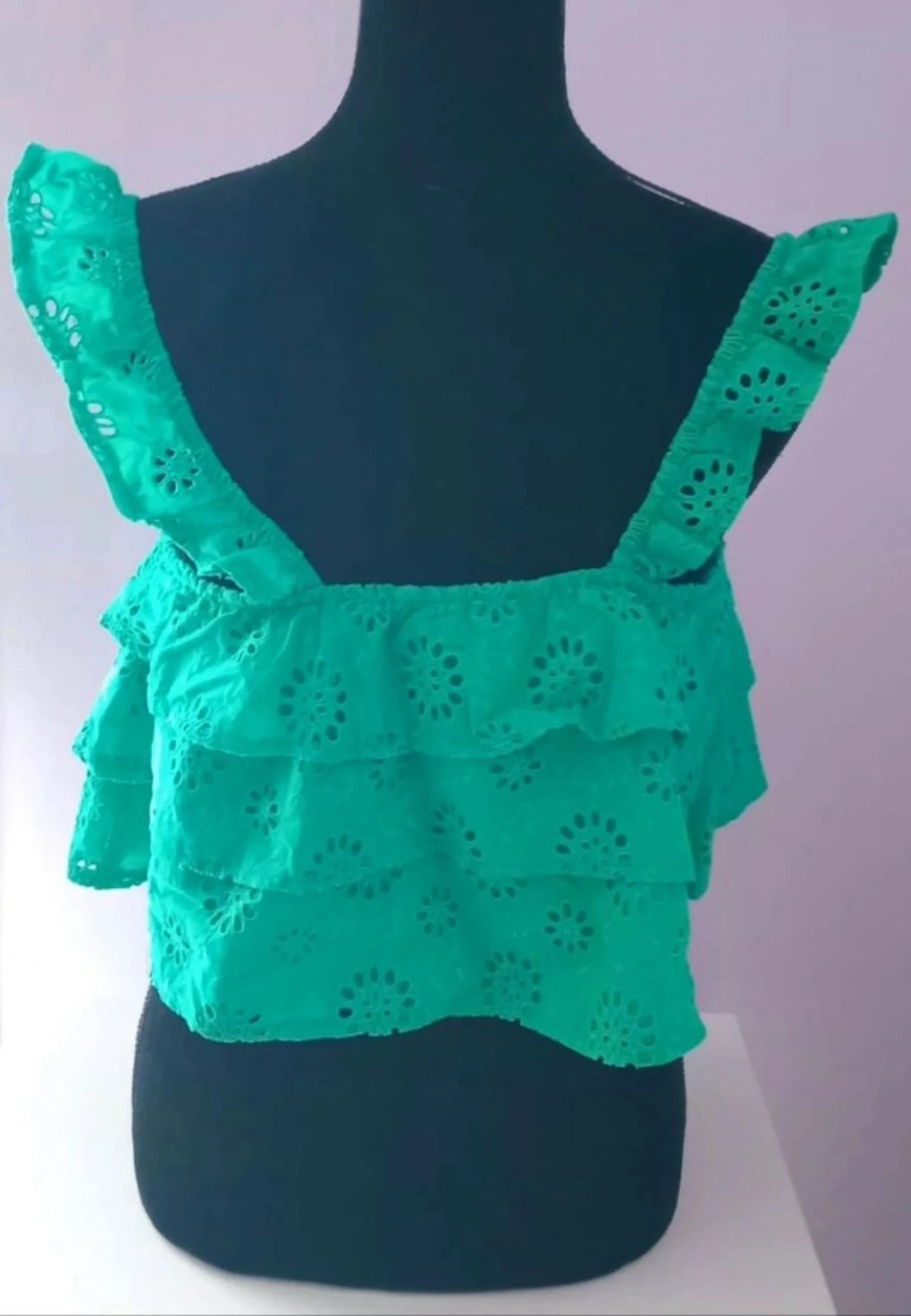 Top con bordado inglés-Verde brillante-100% algodón-Nuevo con etiqueta•T M – photo 2